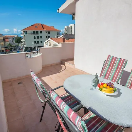 Marcela Apartman *