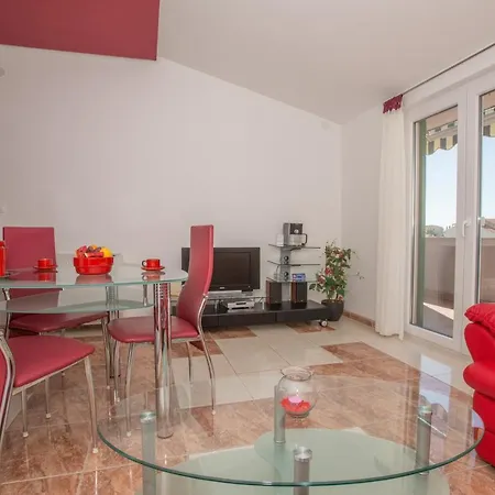 Marcela Apartman *
